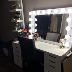 Hollywood style make up vanity!